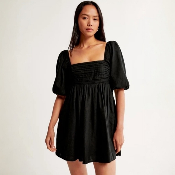 Abercrombie & Fitch Dresses & Skirts - Abercrombie & Fitch Emerson Puff Sleeve Square Neck Flared Mini Dress in Black M